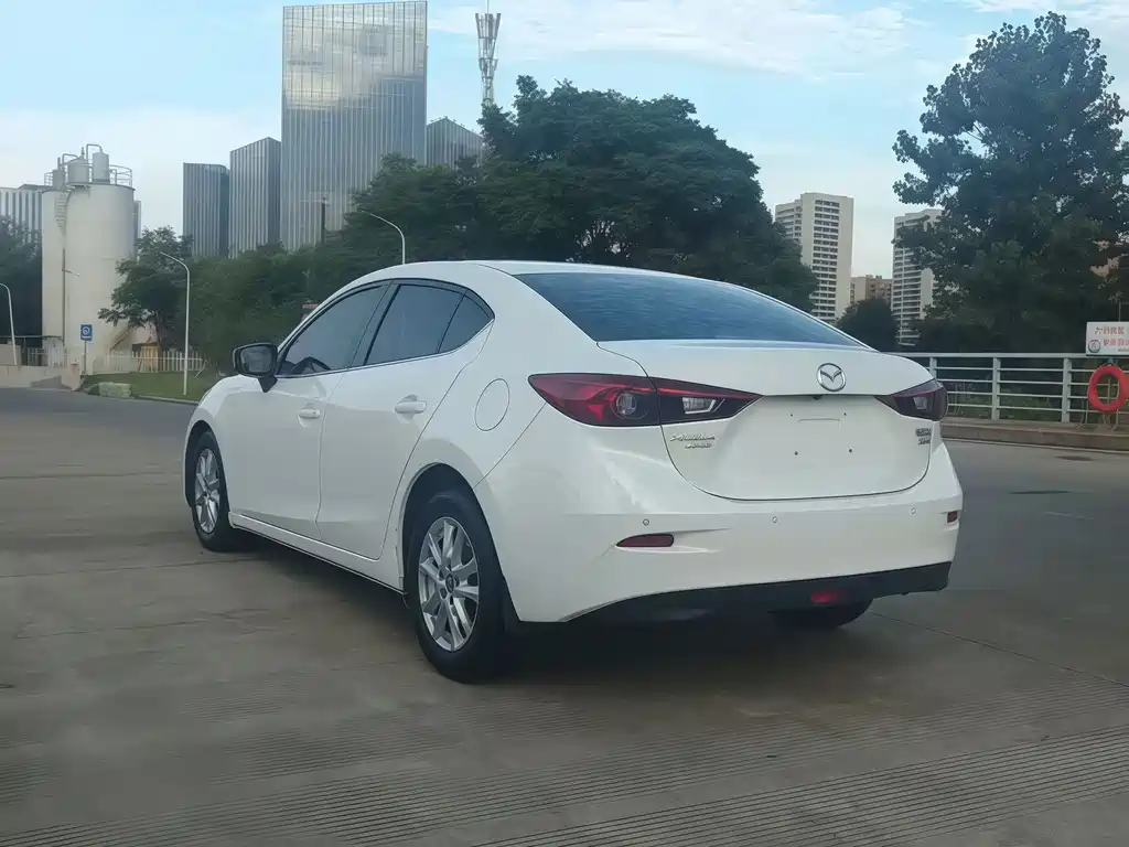 Mazda 3 Axela 2016 — фото 13