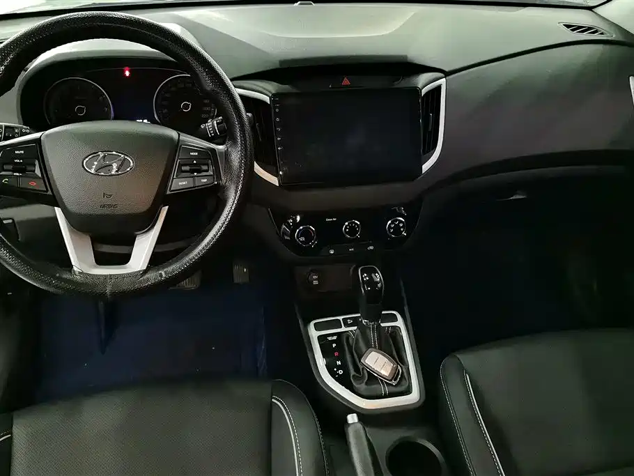 Hyundai ix25 2018 — фото 12