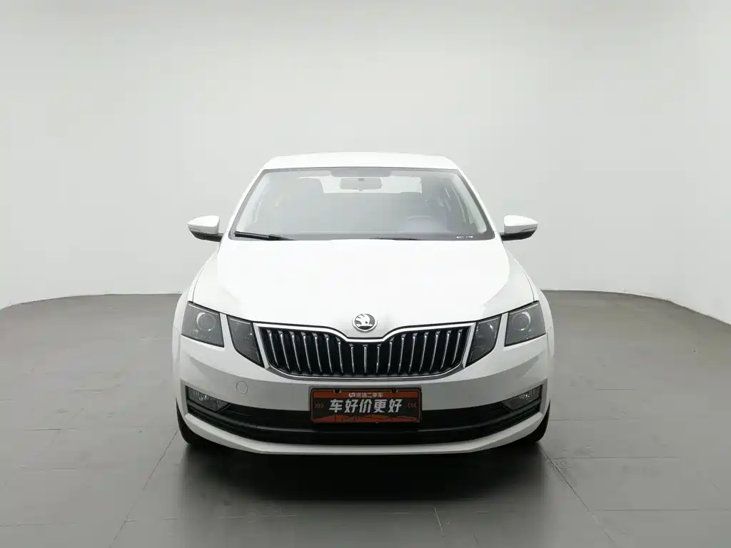 Skoda Octavia 2021 — фото 3