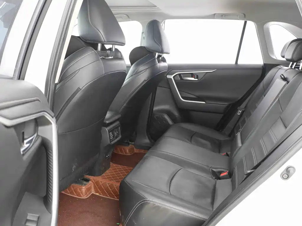 Toyota Wildlander 2022 — фото 10