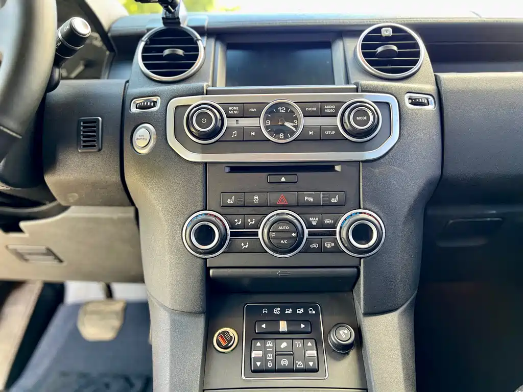 Land Rover Discovery 2017 — фото 20