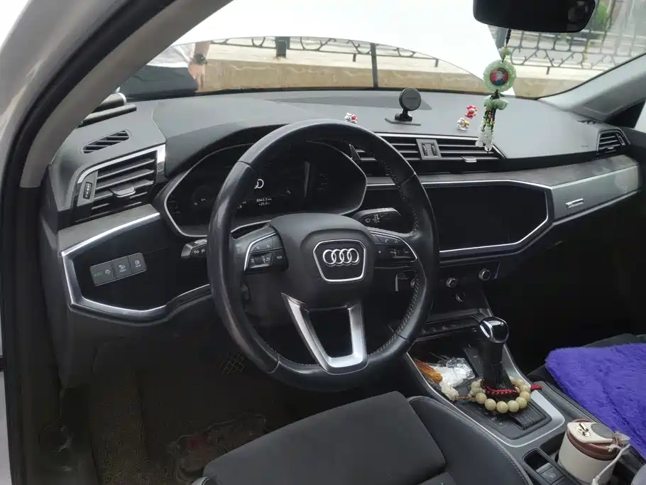 Audi Q3 2021 — фото 12