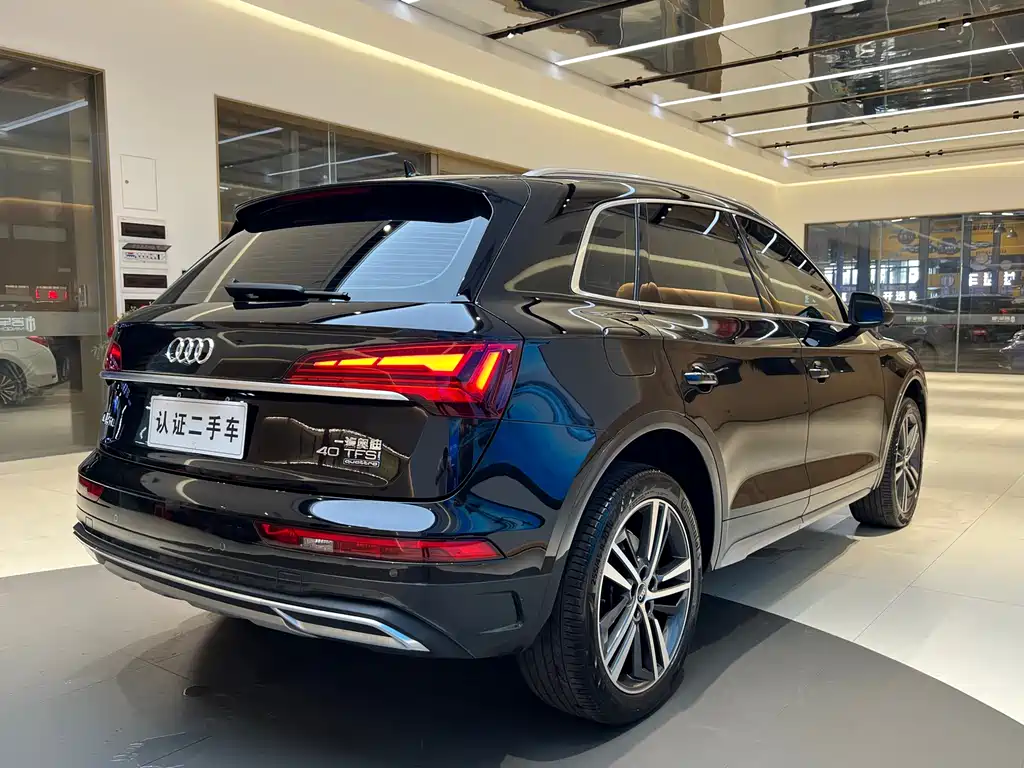 Audi Q5L 2022 — фото 18