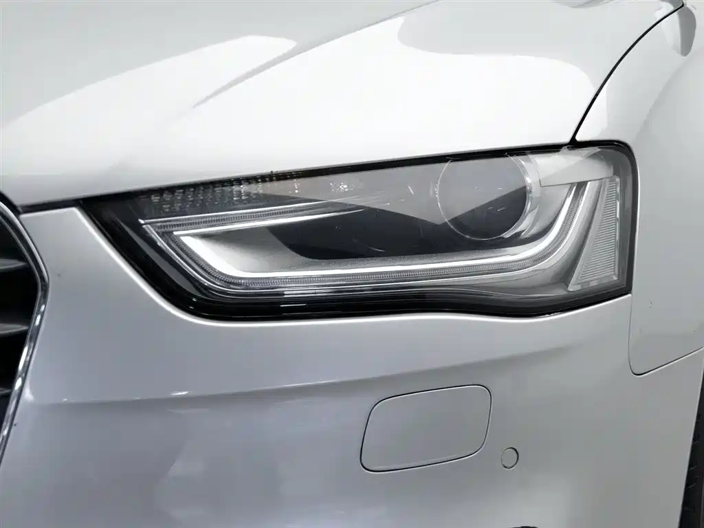 Audi A4L 2013 — фото 7