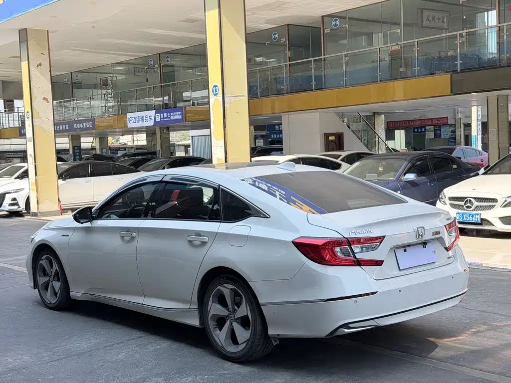 Honda Accord 2019 — фото 13