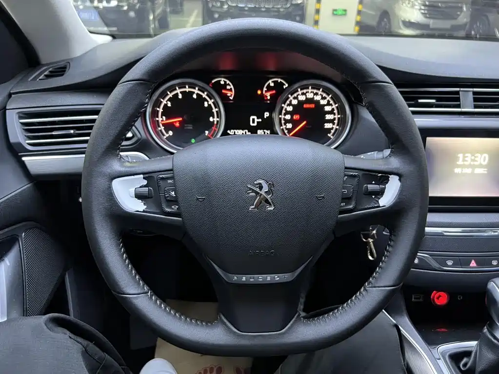 Peugeot 408 2016 — фото 6