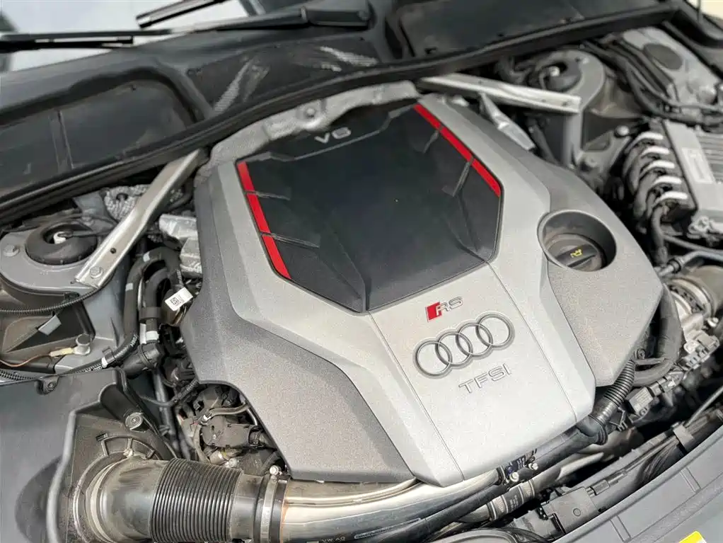 Audi RS 4 2022 — фото 10
