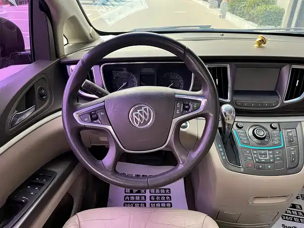 Buick GL8 2011