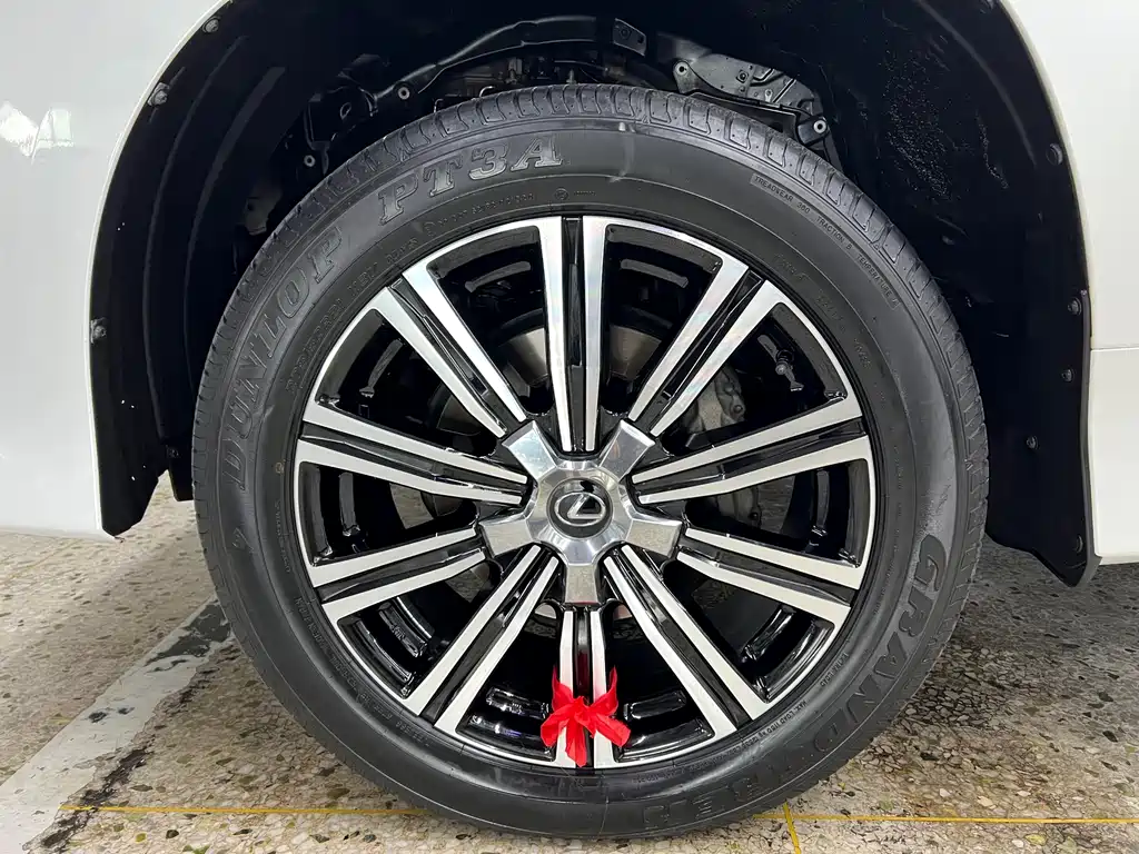 Lexus LX 2017 — фото 13