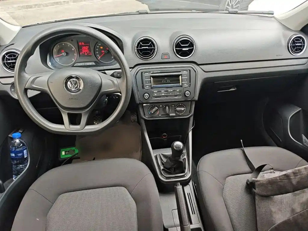 Volkswagen Jetta 2017 — фото 10