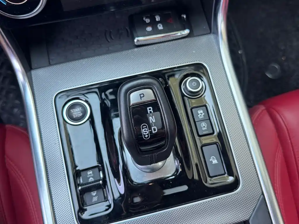 Jaguar XEL 2023 — фото 15