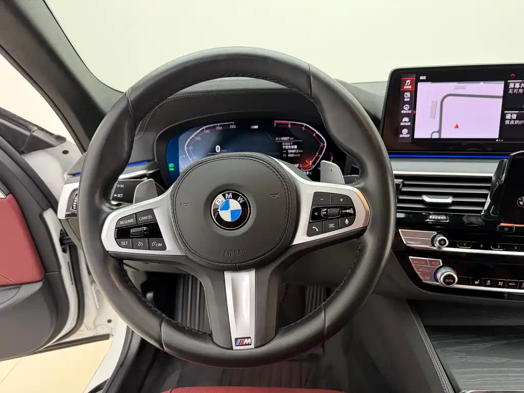 BMW 5 Series 2021 — фото 10