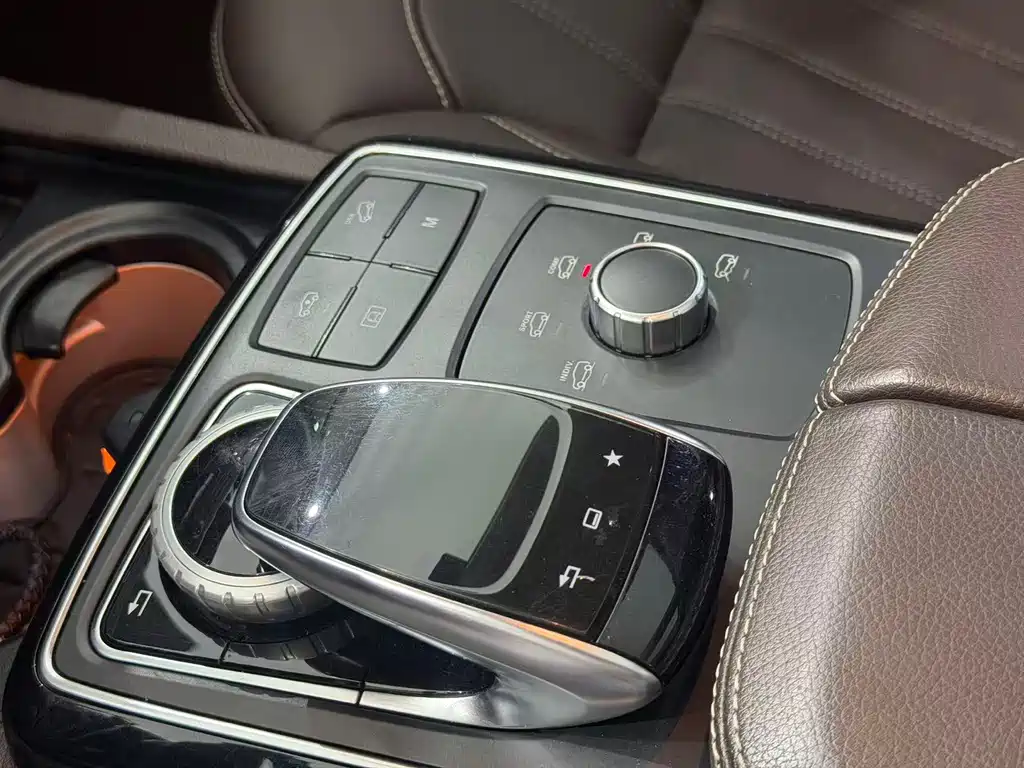 Mercedes-Benz GLE 2015 — фото 6