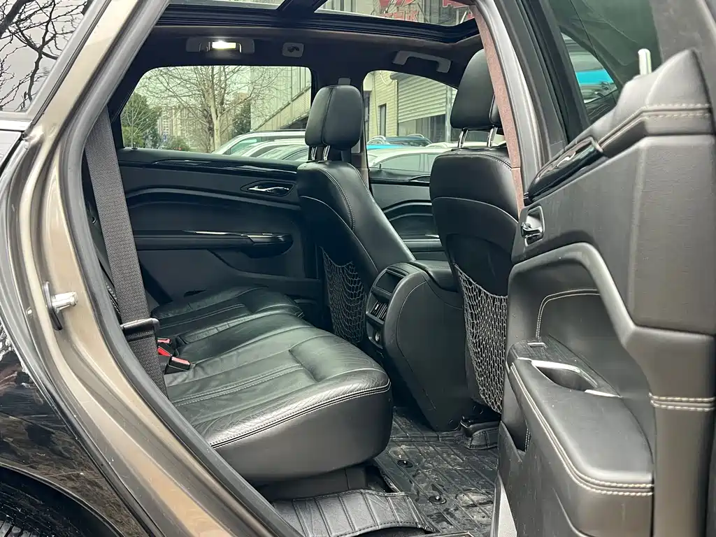 Cadillac SRX 2012 — фото 11