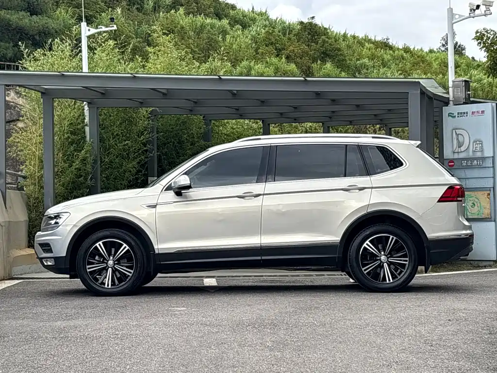 Volkswagen Tiguan L 2020