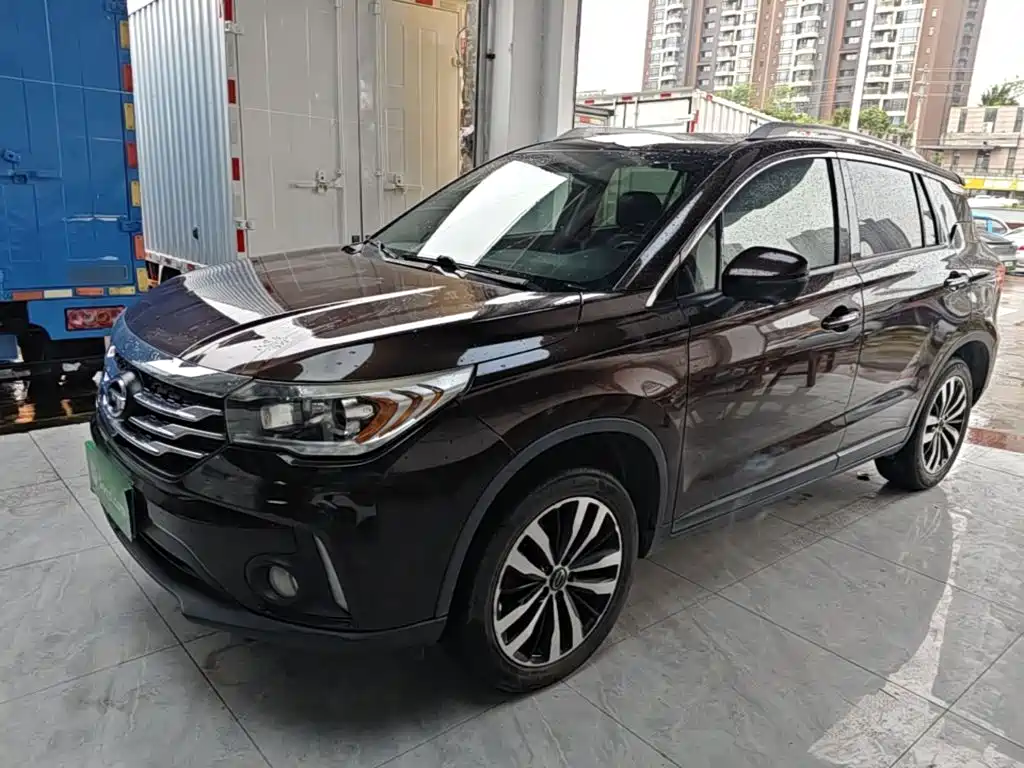 GAC Trumpchi GS4 2016 — фото 2
