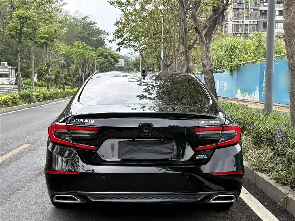 Honda Accord 2022 — фото 15