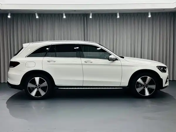 Mercedes-Benz GLC 2023