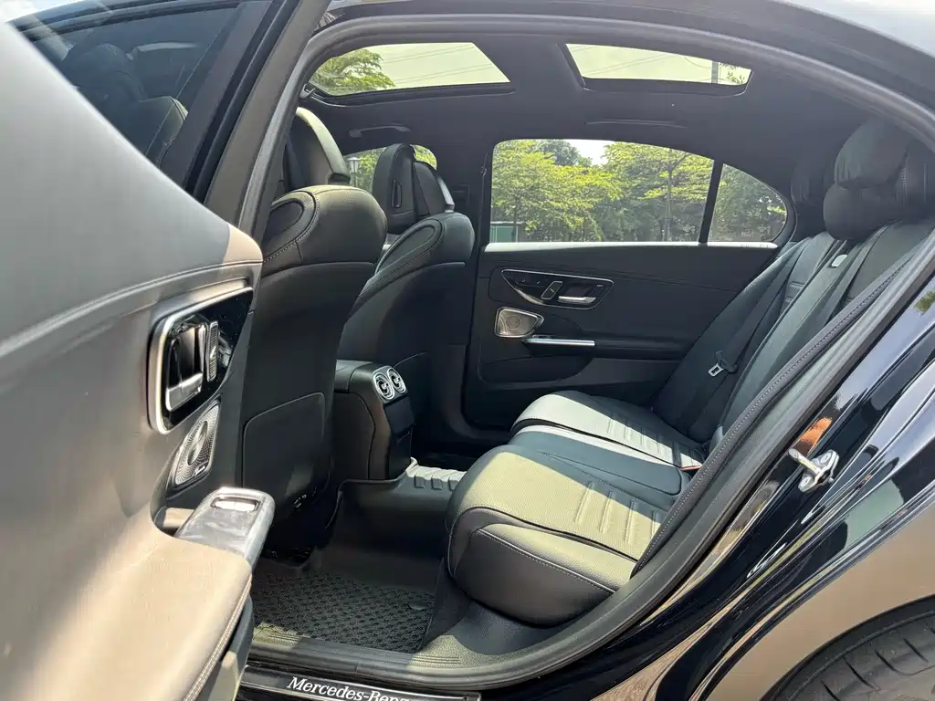 Mercedes-Benz C-Class 2022 — фото 16
