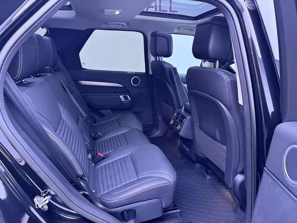 Land Rover Discovery 2022 — фото 15