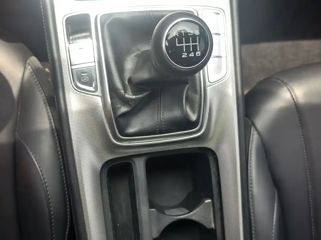Roewe RX5 MAX 2021 — фото 12