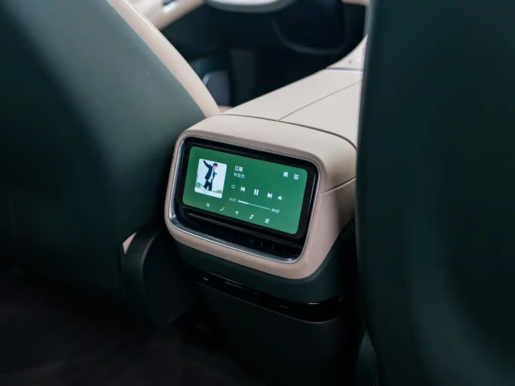 Xiaomi YU7 2025 — фото 13