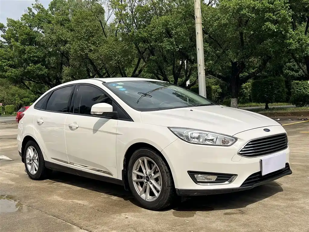 Ford Focus 2015 — фото 3