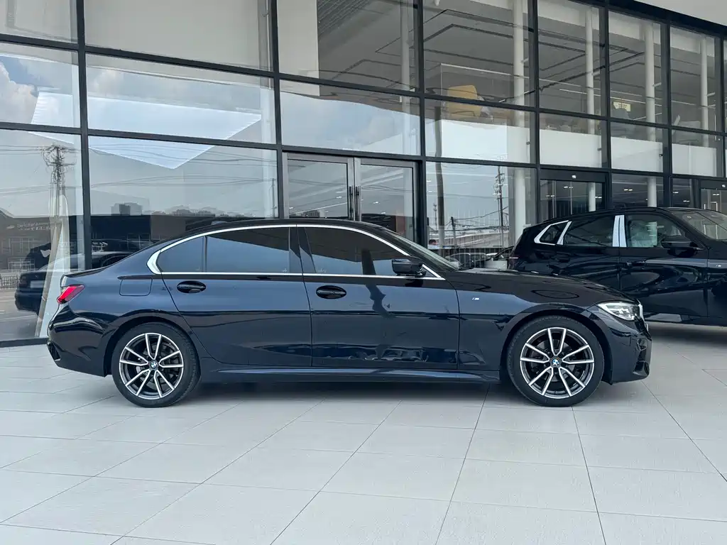 BMW 3 Series 2021