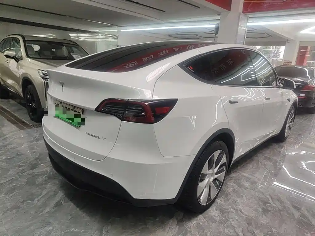 Tesla Model Y 2022 — фото 7