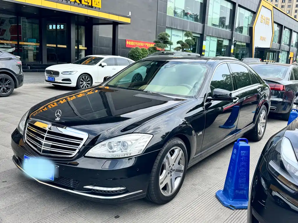 Mercedes-Benz S-Class 2010