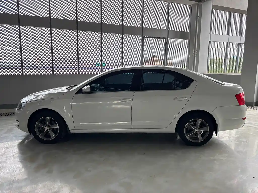 Skoda Octavia 2016 — фото 14