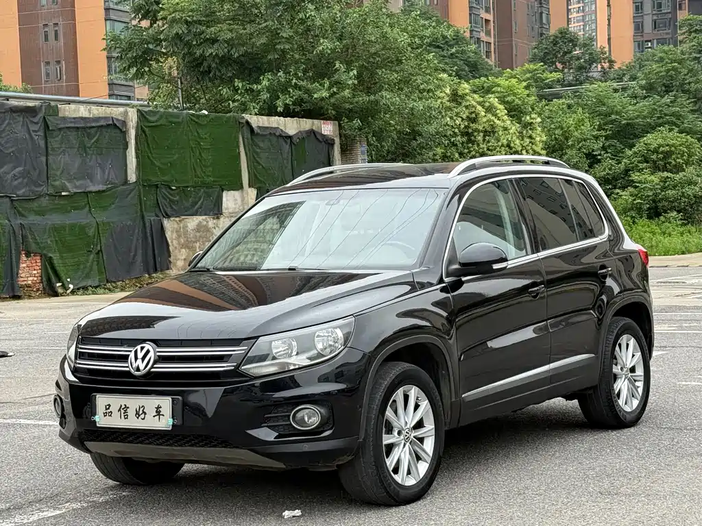 Volkswagen Tiguan 2013 — фото 1