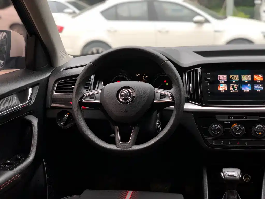 Skoda Kamiq 2020 — фото 12