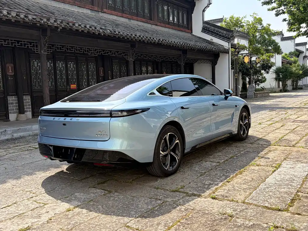 Exeed Xingjiyuan ES 2024 — фото 9