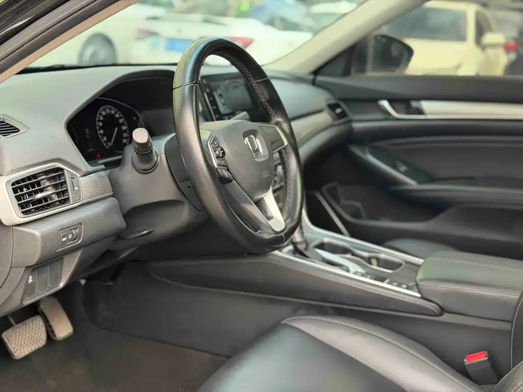 Honda Accord 2023 — фото 13