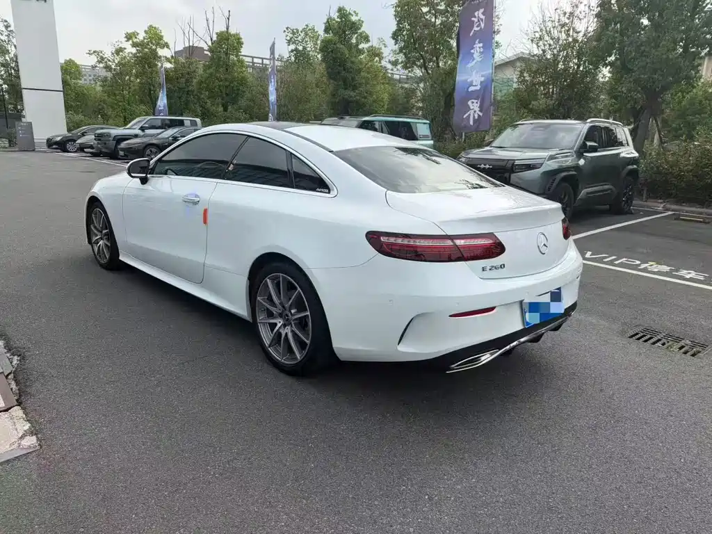 Mercedes-Benz E-Class 2023 — фото 13