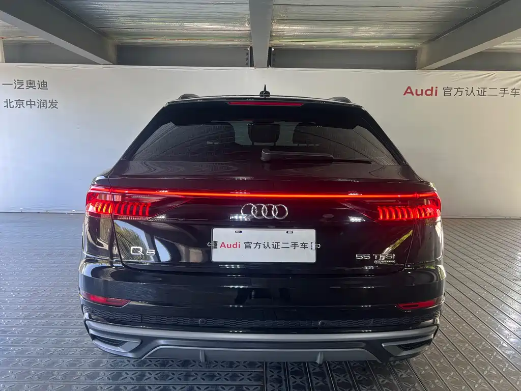 Audi Q8 2023 — фото 4