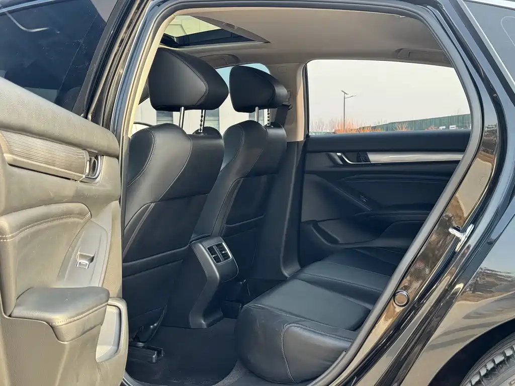 Honda Accord 2021 — фото 18
