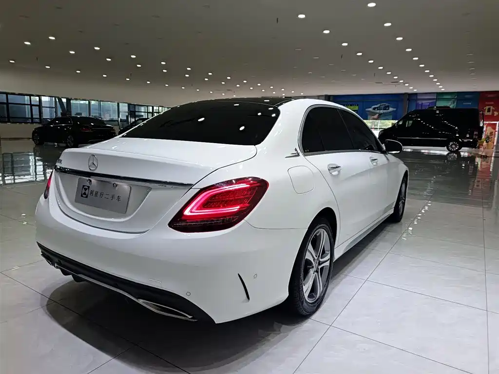 Mercedes-Benz C-Class 2020 — фото 16