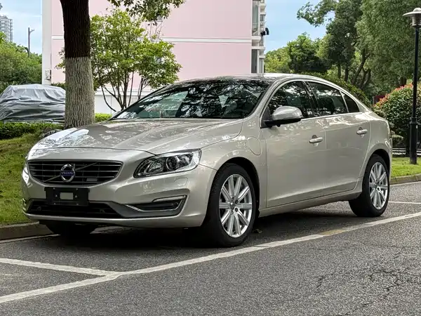 Volvo S60 Plug-In Hybrid 2016