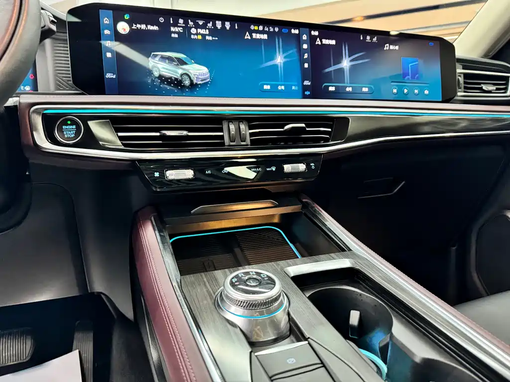 Ford Explorer 2023 — фото 10