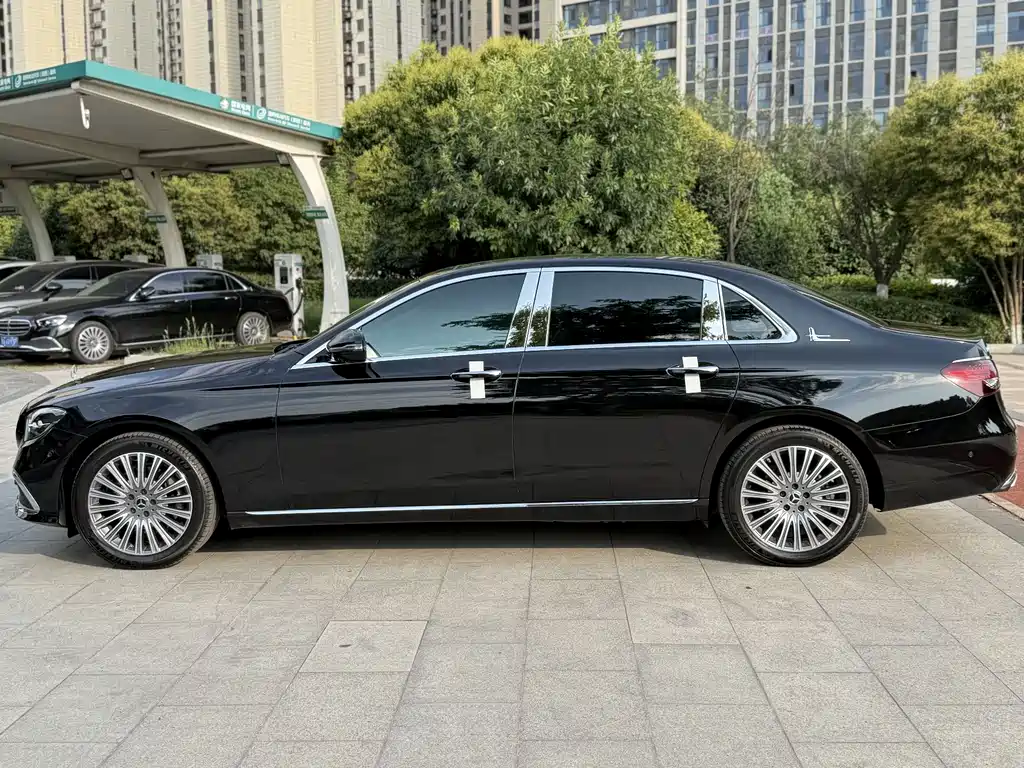 Mercedes-Benz E-Class 2023