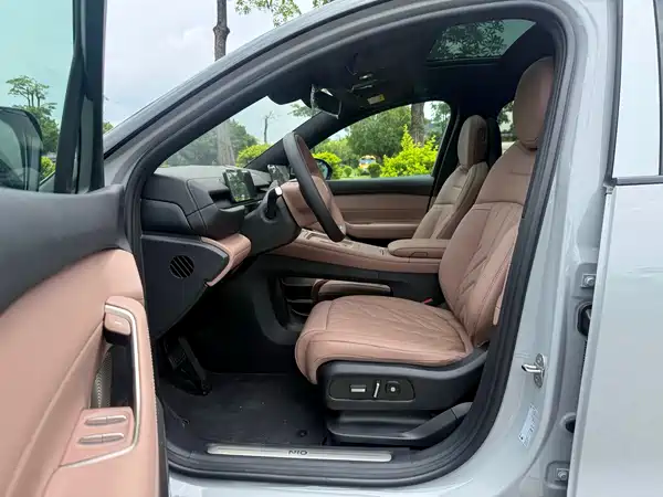 NIO ES6 2025