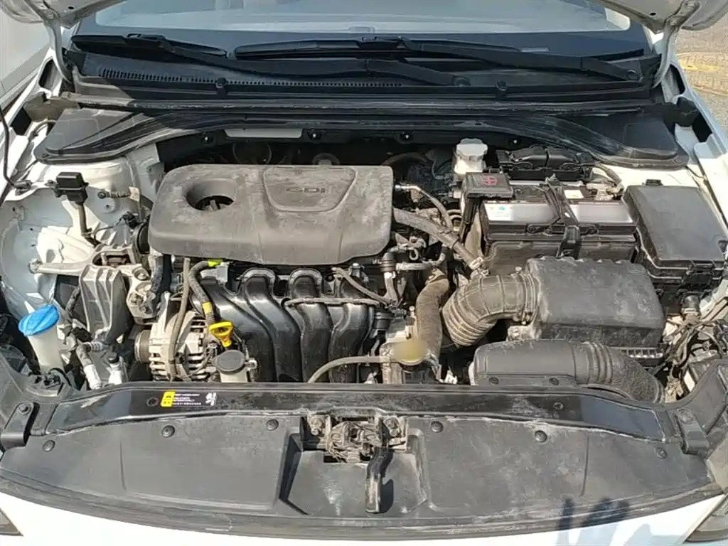 Hyundai Elantra 2017 — фото 20