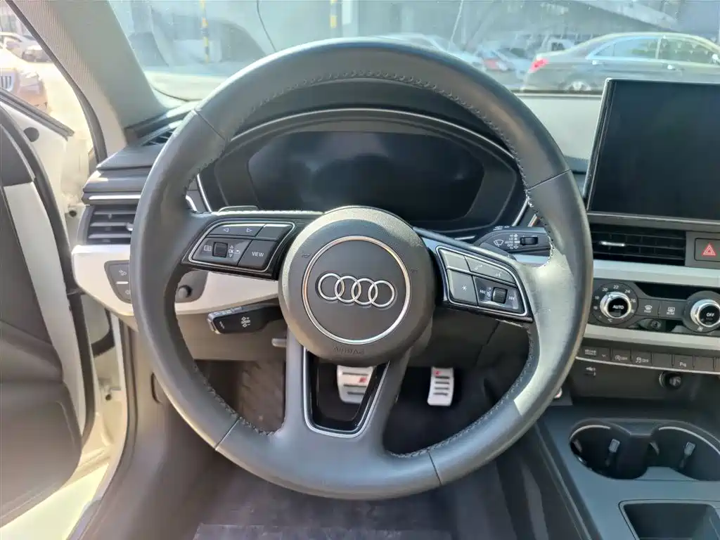 Audi A4L 2020 — фото 13