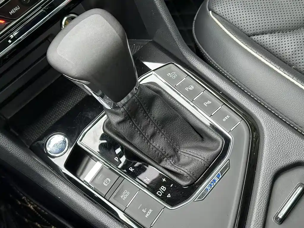Volkswagen Tiguan L PHEV 2021 — фото 10