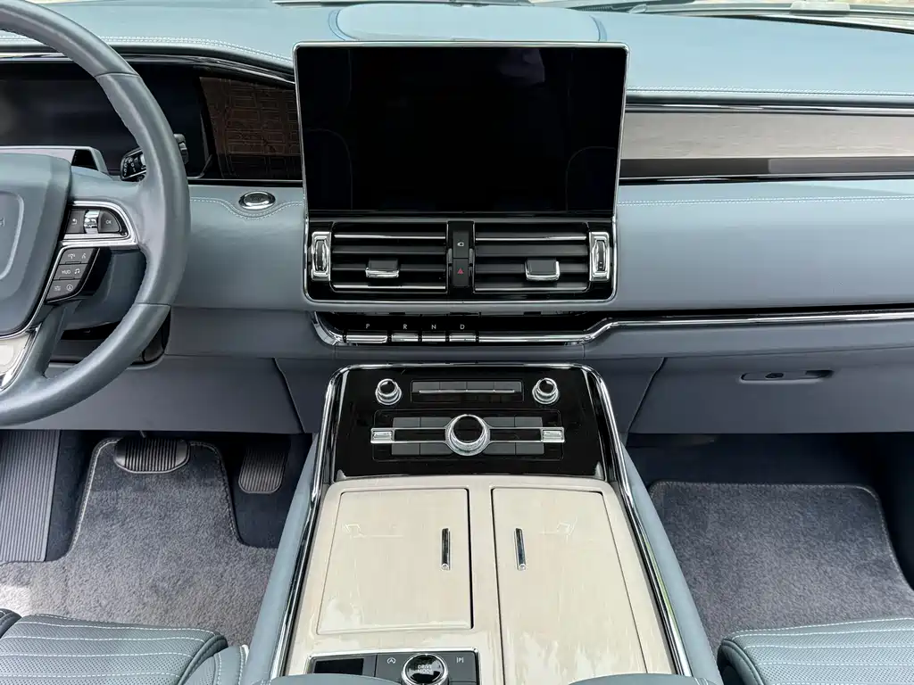 Lincoln Navigator 2023 — фото 13