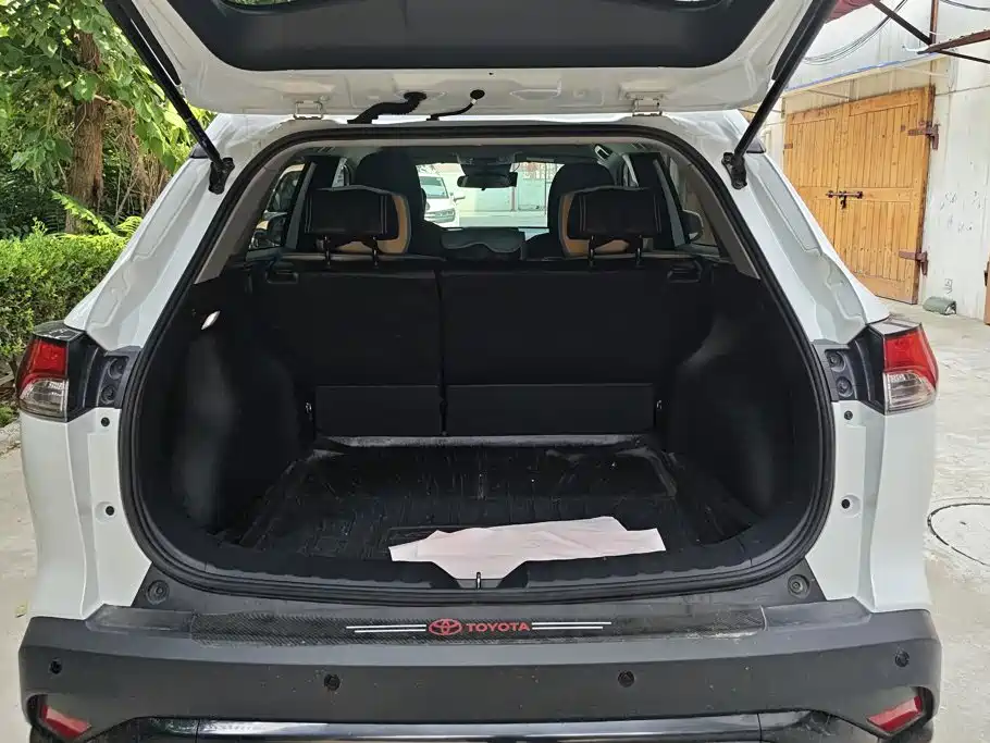 Toyota Frontlander 2024