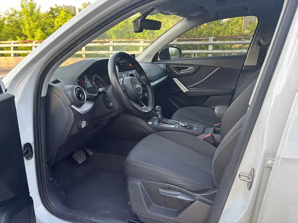 Audi Q2L 2020