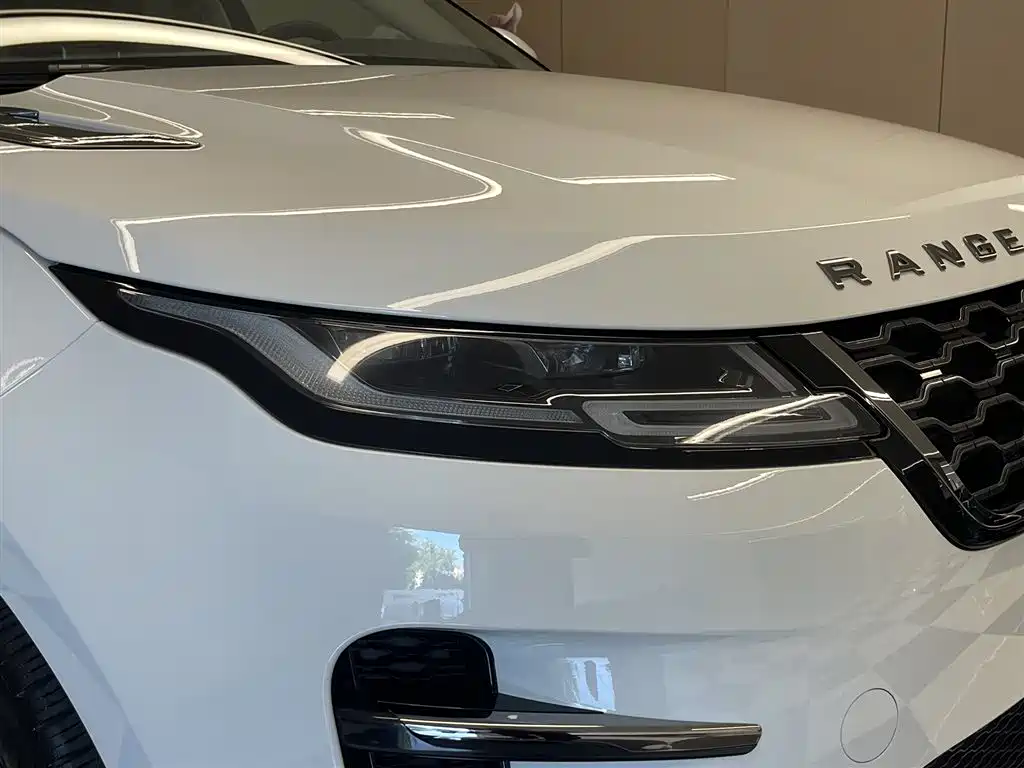 Land Rover Evoque 2023 — фото 10